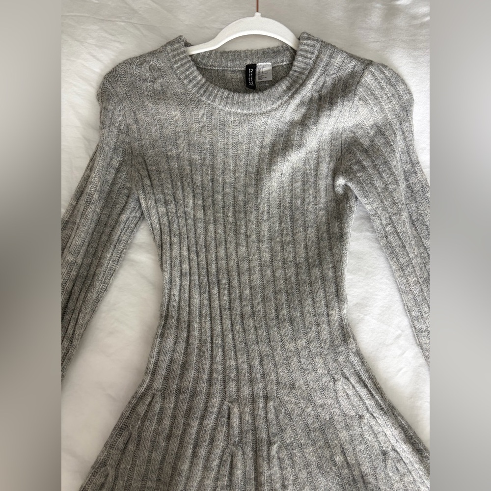 H&M Viral Gray Ribbed Knit Dress - Picture 5 of 8
